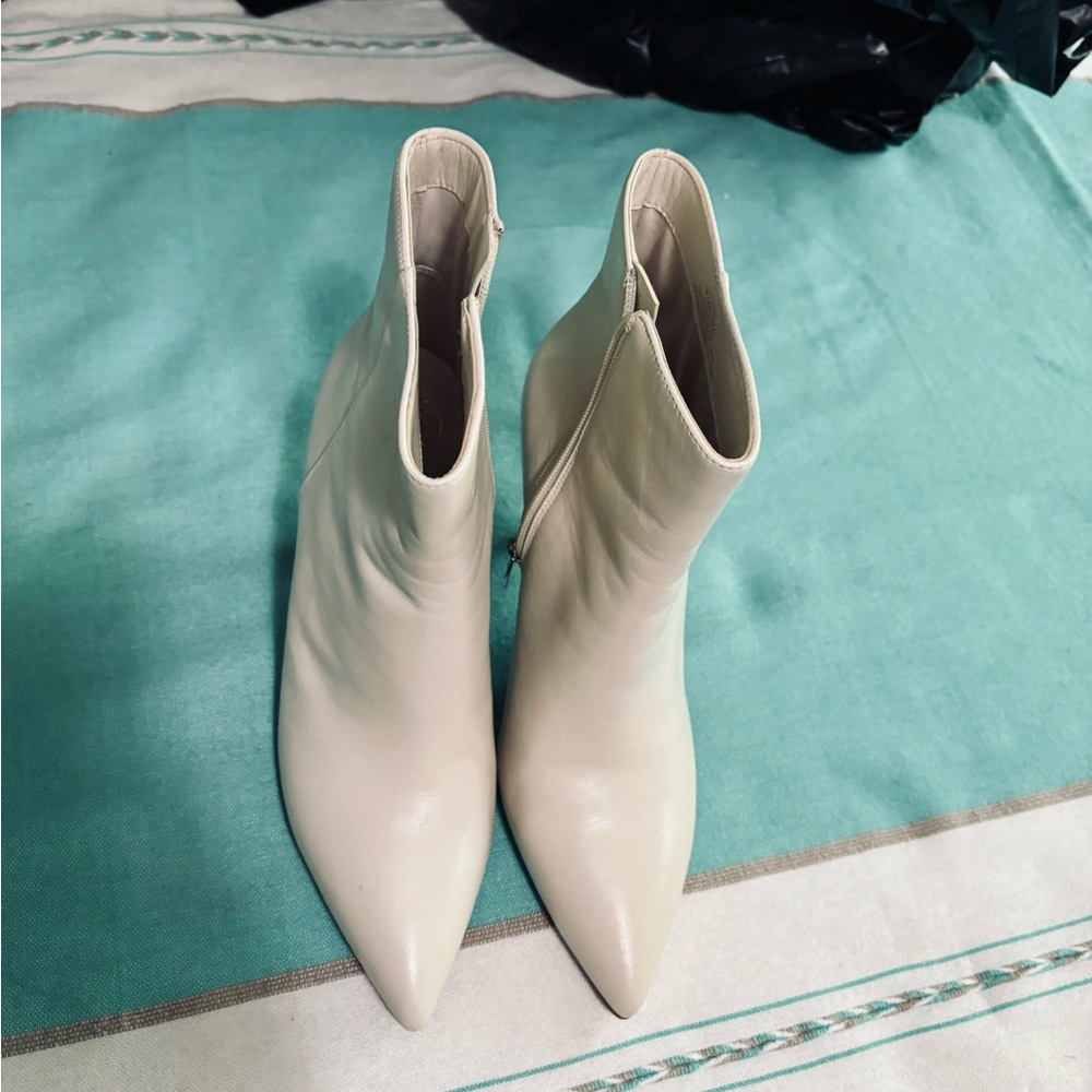 Bandolino The Grilly Bootie Side Zip Skinny Heel